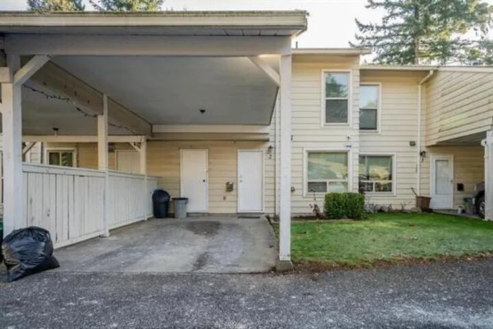 Row / Townhouse for rent: 2 3075 Trethewey Street, Abbotsford, British Columbia V2T 3R4