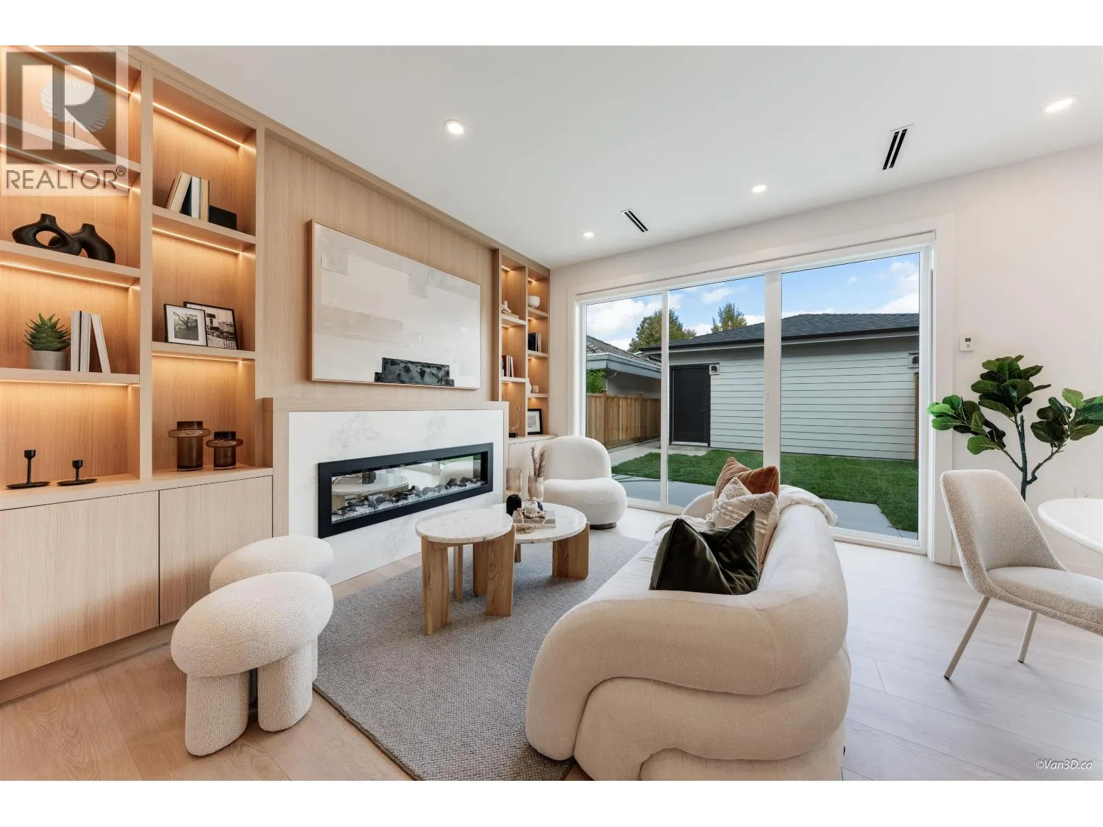 Duplex for rent: 2 3121 E 46th Avenue, Vancouver, British Columbia V5S 1B1