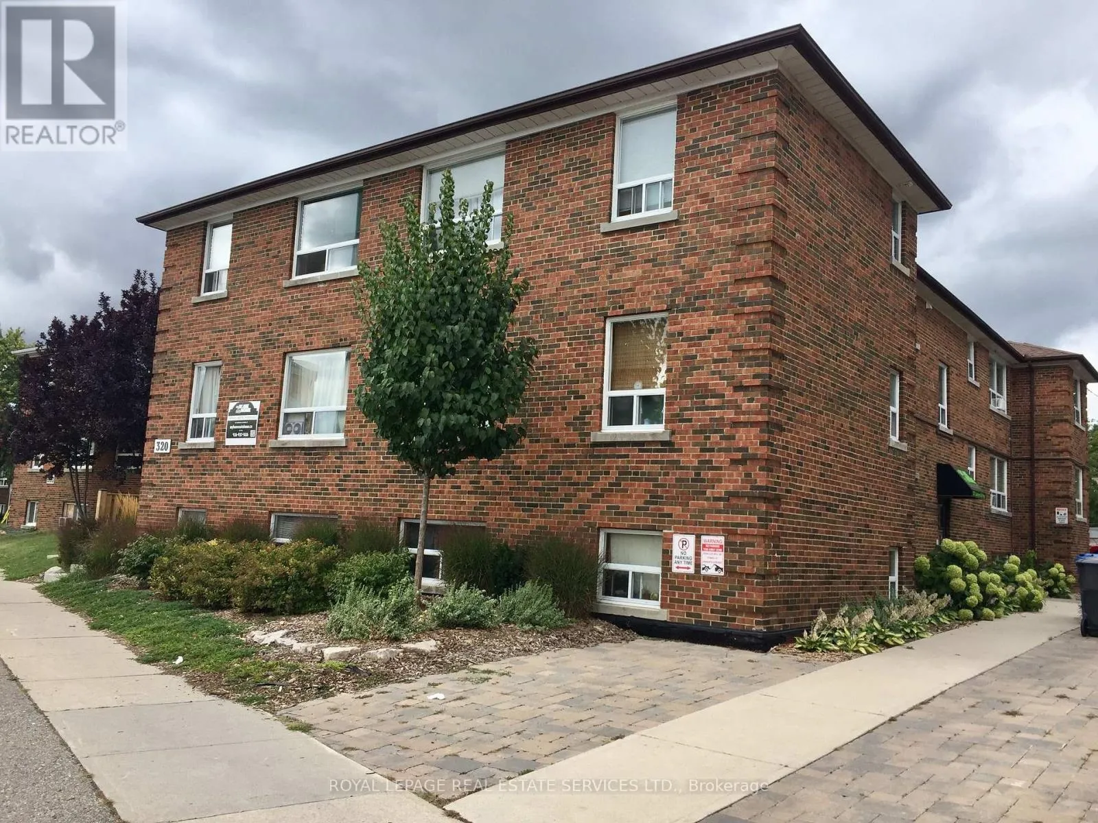 Other for rent: 2 - 320 Lakeshore Road, Mississauga, Ontario L5H 1G8