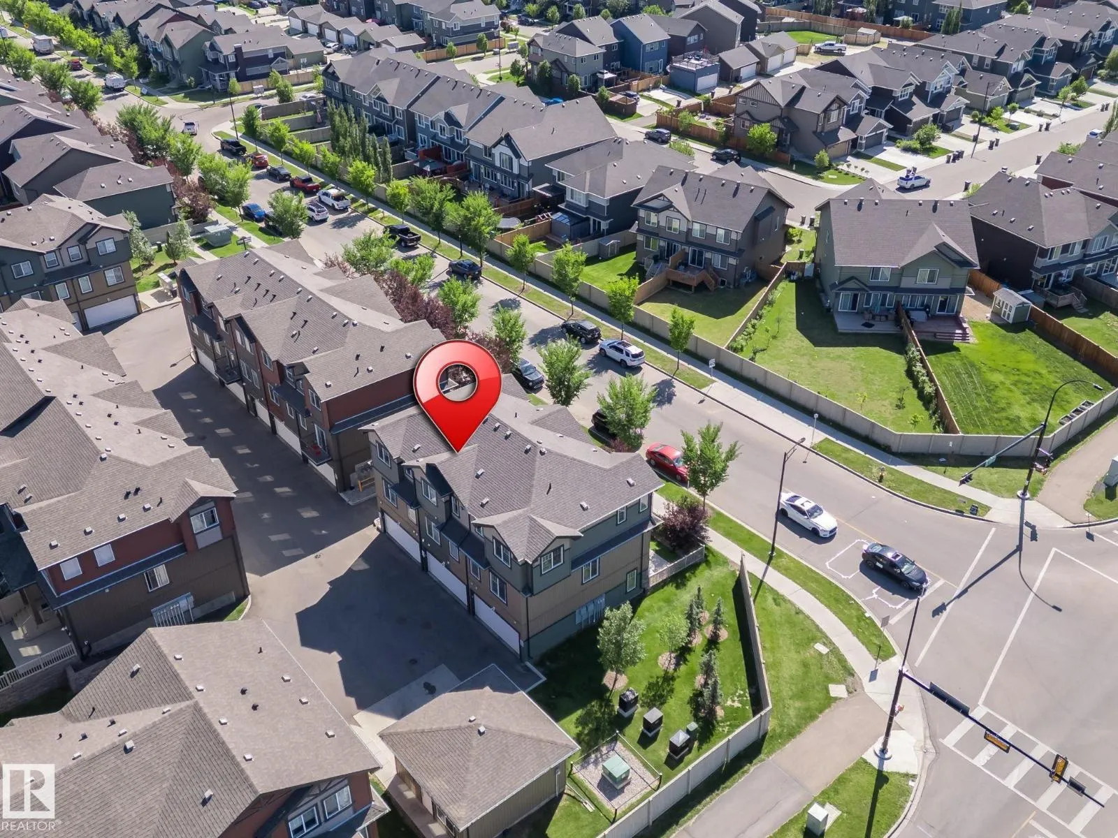 Row / Townhouse for rent: #2 3305 Orchards Link Li Sw, Edmonton, Alberta T6X 2H1