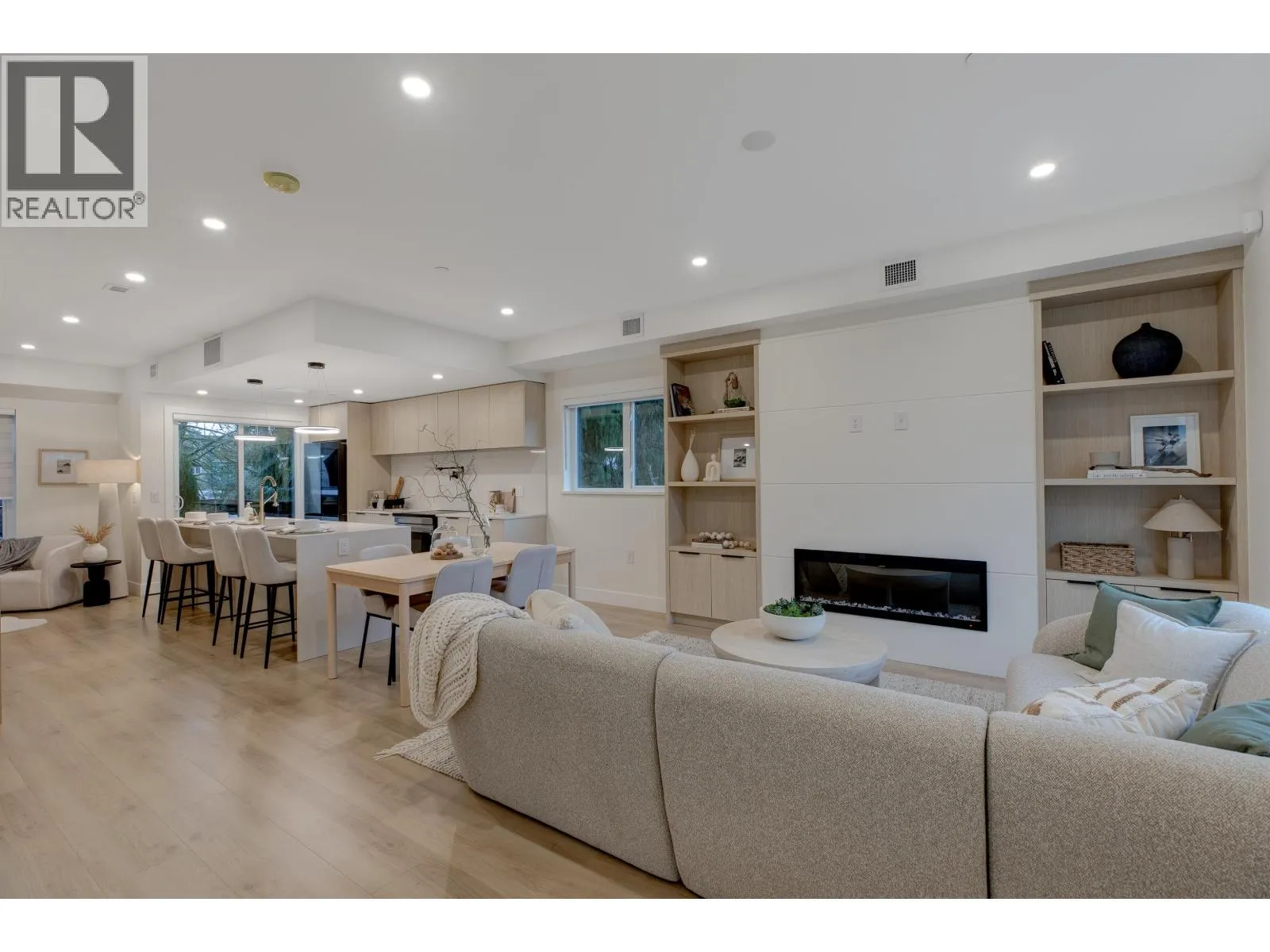 Row / Townhouse for rent: 2 339 Keary Street, New Westminster, British Columbia V3L 3L2