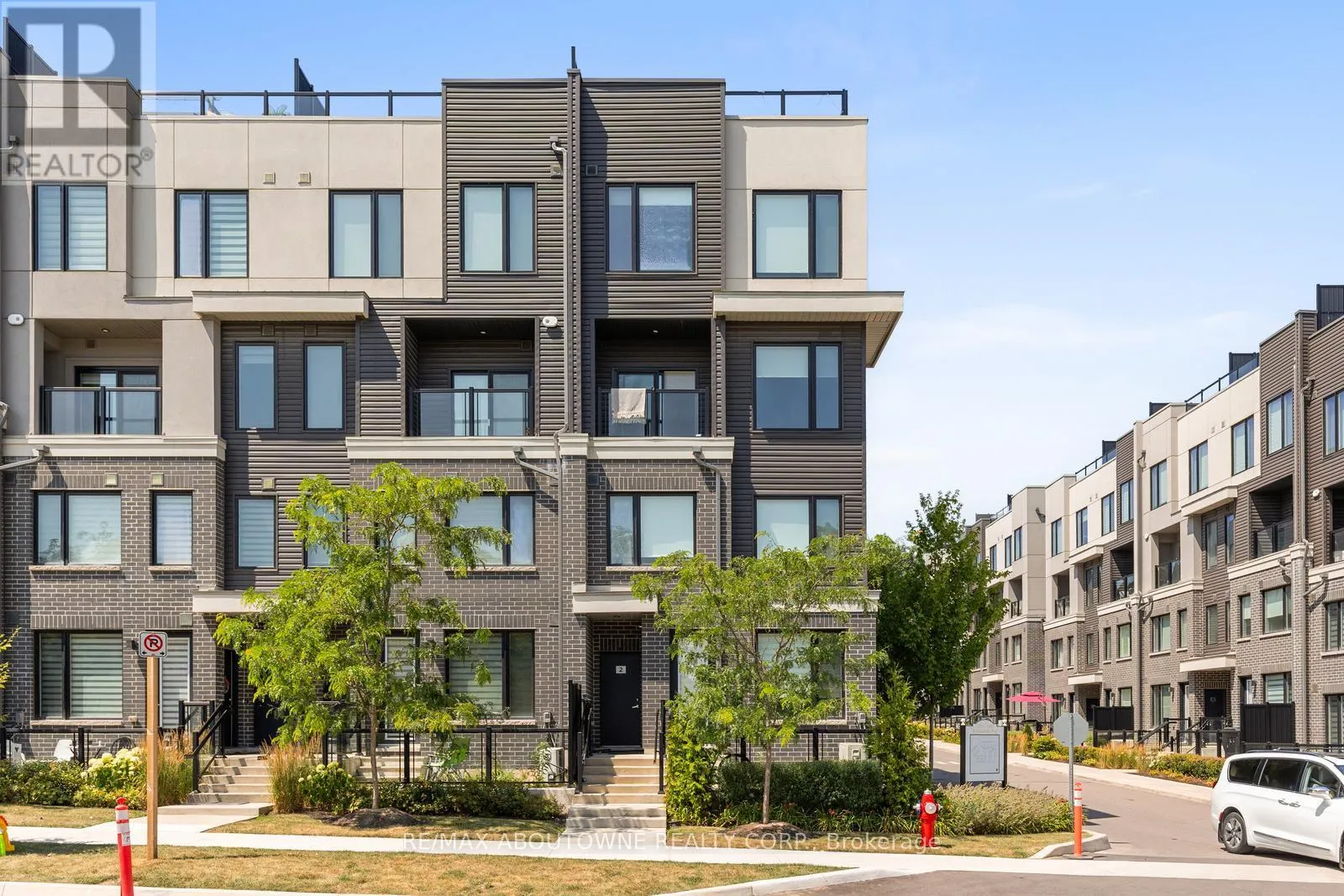 Row / Townhouse for rent: 2 - 3472 Widdicombe Way, Mississauga, Ontario L5L 0B8