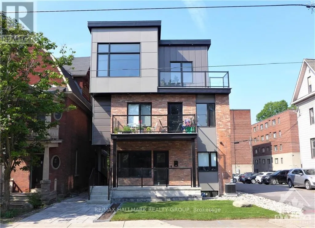 Other for rent: 2 - 368 Chapel Street, Ottawa, Ontario K1N 7Z6