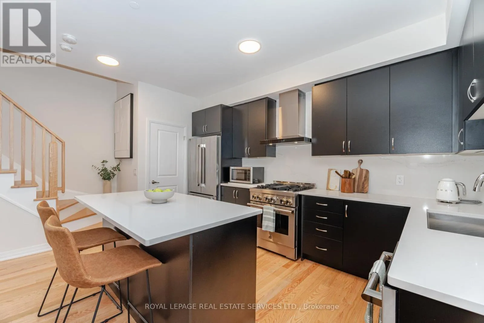 Row / Townhouse for rent: 2 - 40 Baynes Way, Bradford West Gwillimbury, Ontario L3Z 4M4