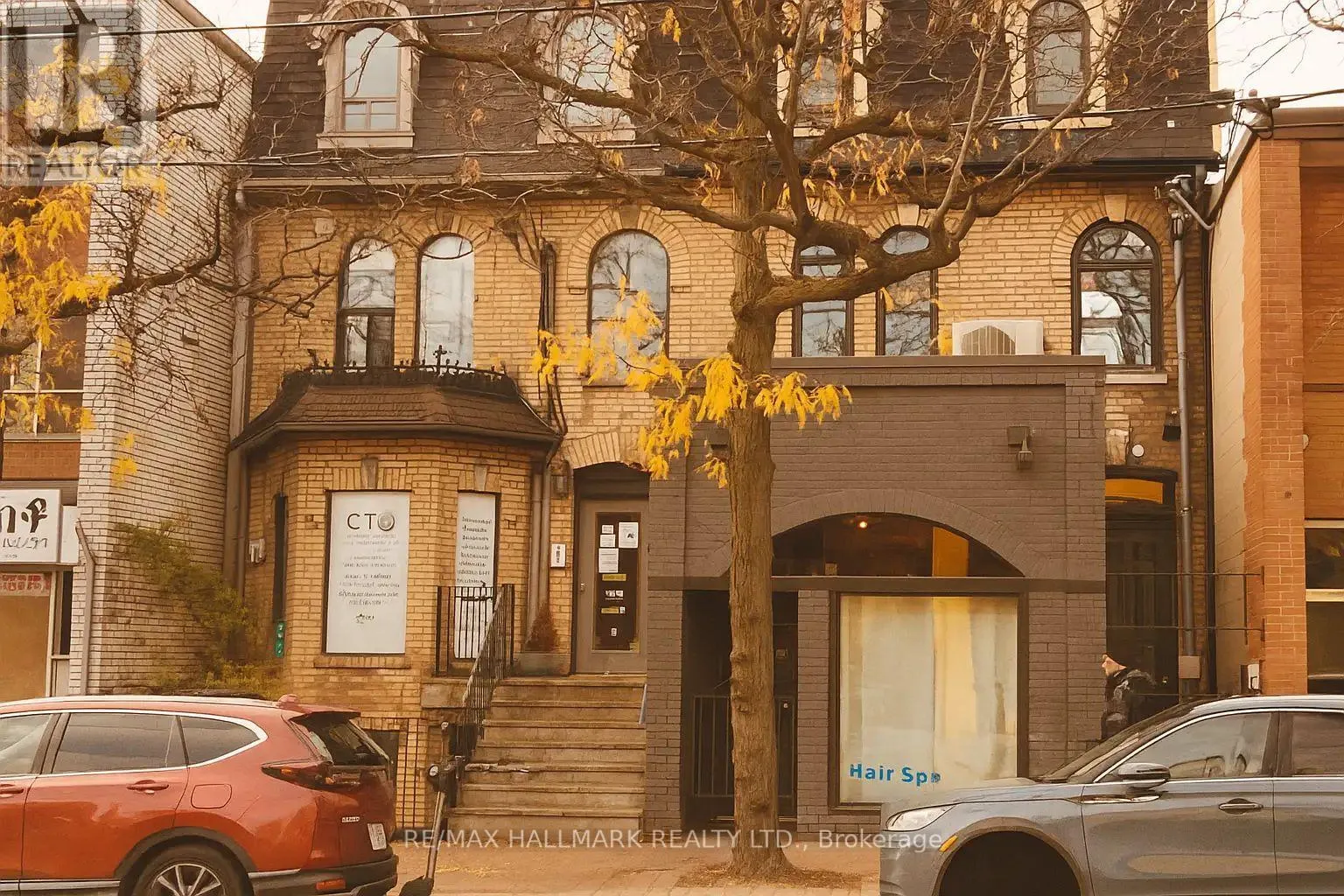 Triplex for rent: 2 - 440 Parliament Street, Toronto, Ontario M5A 3A2