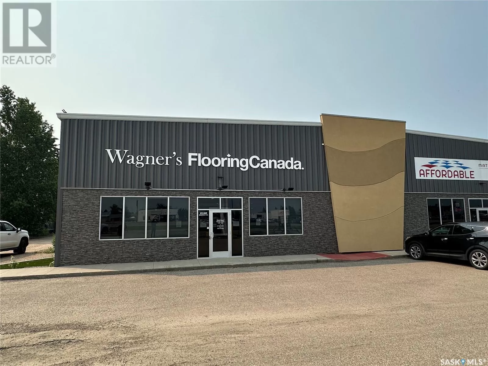 Retail for rent: 2 464 Broadway Street E, Yorkton, Saskatchewan S3N 2K3