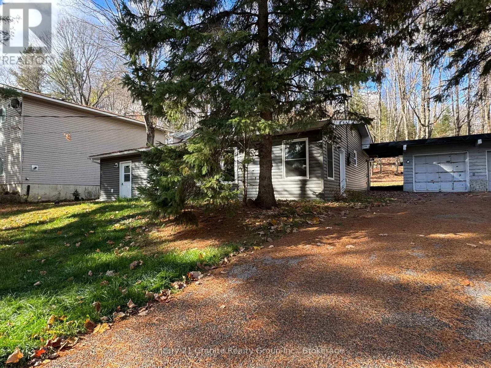 Duplex for rent: 2 - 4687 County Road 21 Road, Dysart et al, Ontario K0M 1S0