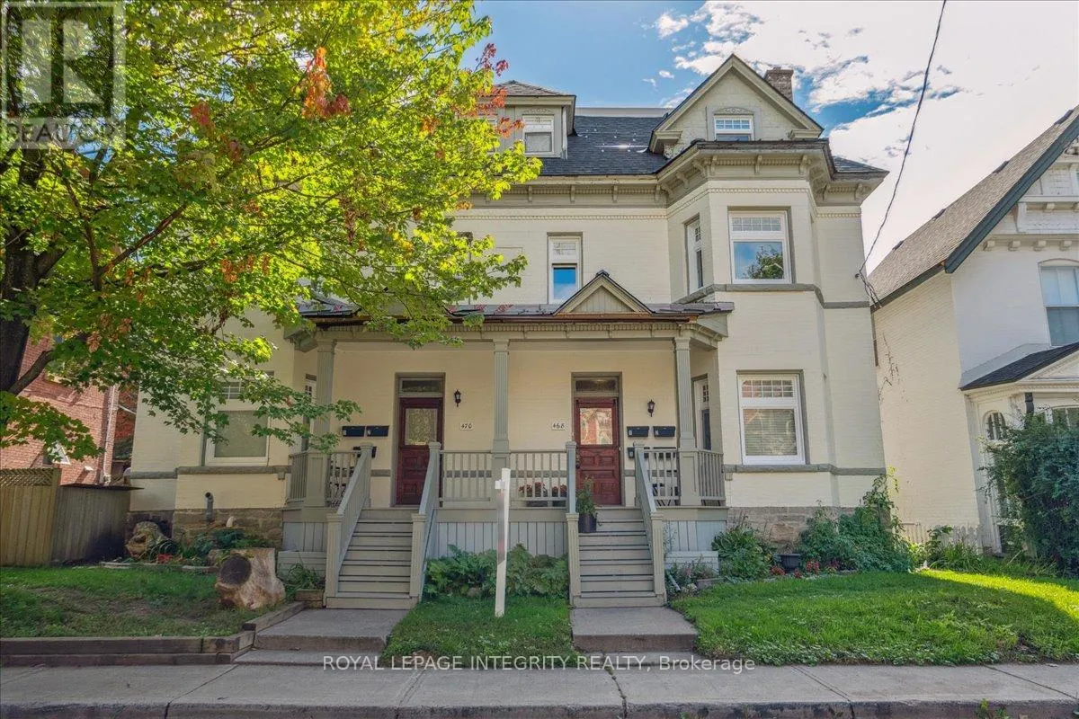 Triplex for rent: 2 - 470 Besserer Street, Ottawa, Ontario K1N 6C3