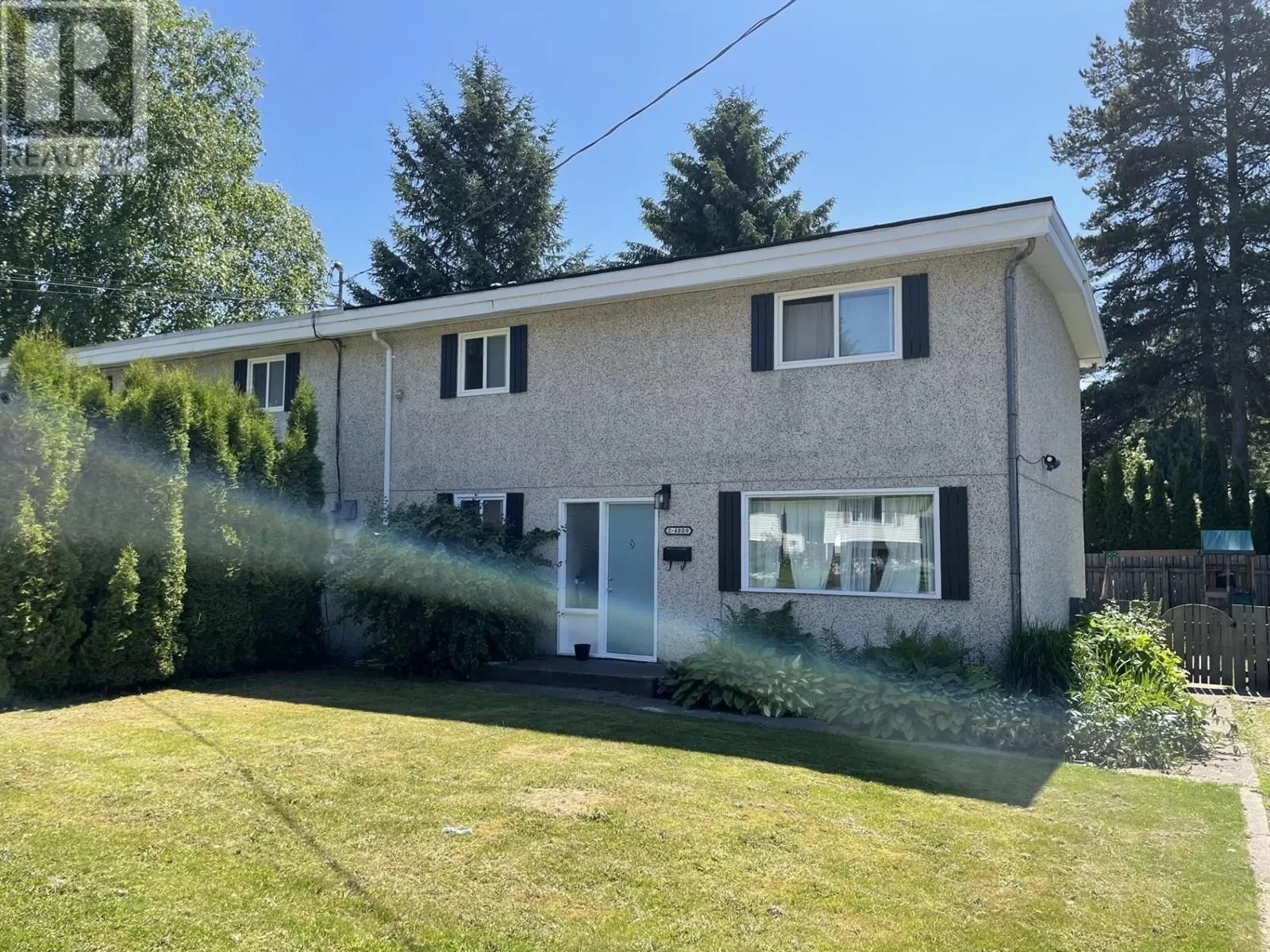 Duplex for rent: 2 4809 Halliwell Avenue, Terrace, British Columbia V8G 2J5