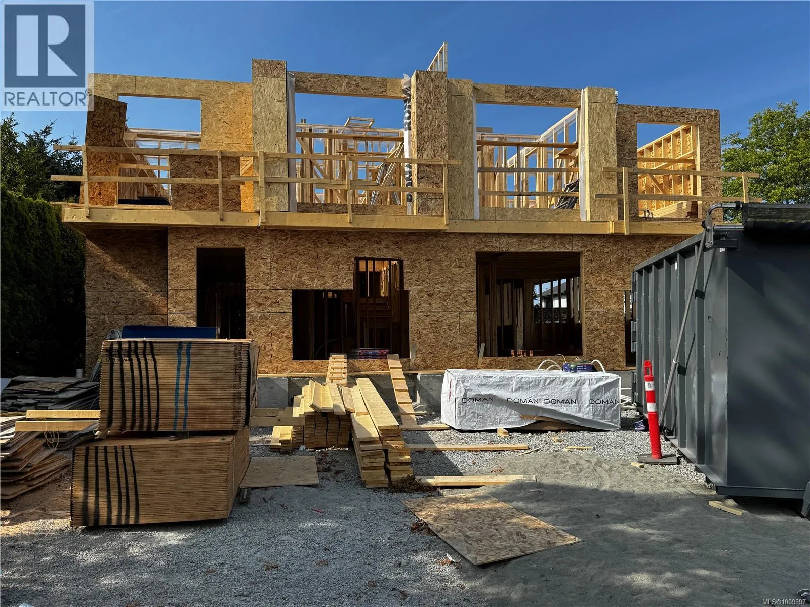 Row / Townhouse for rent: 2 588 Whiteside St, Saanich, British Columbia V8Z 1Y6