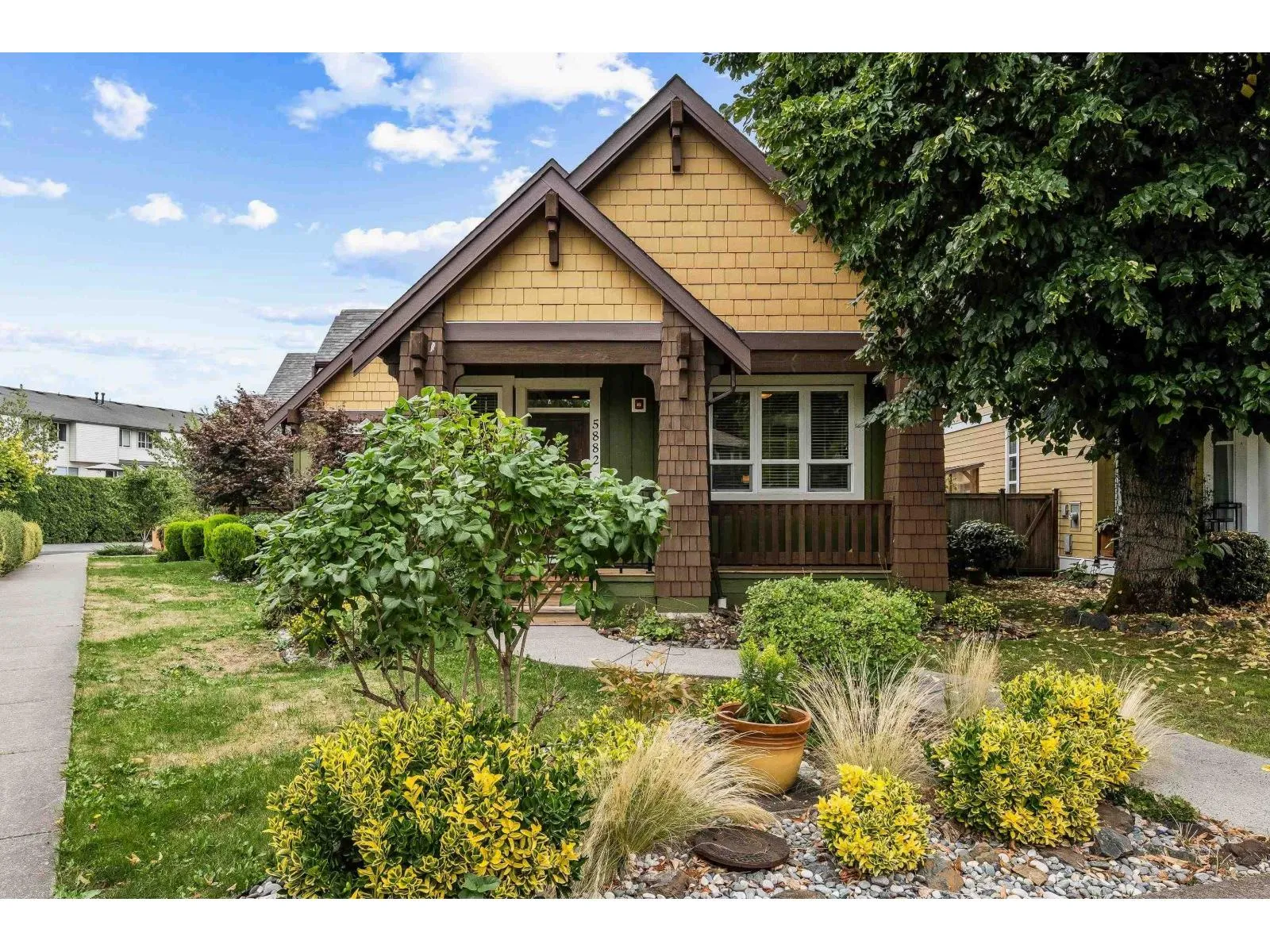 Duplex for rent: 2 5882 Cowichan Street|garrison Crossing, Chilliwack, British Columbia V2R 0G8