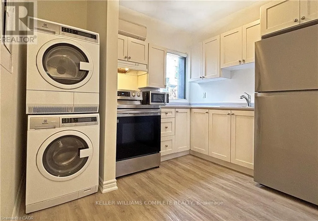 House for rent: 2 - 76 Wentworth Street S, Hamilton, Ontario L8N 2Y9