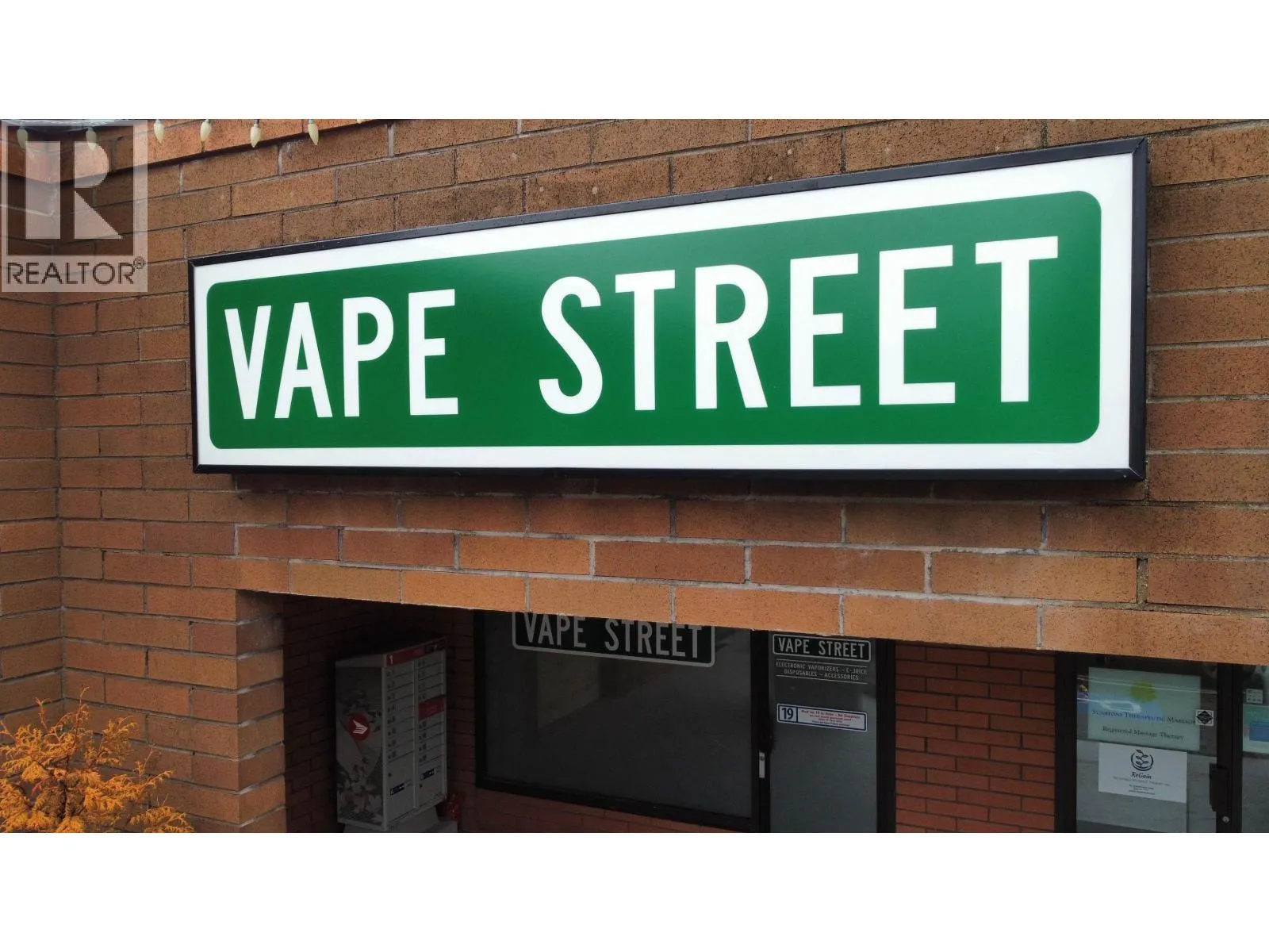 2 771 Gibsons Way, Gibsons, British Columbia V0N 1V9