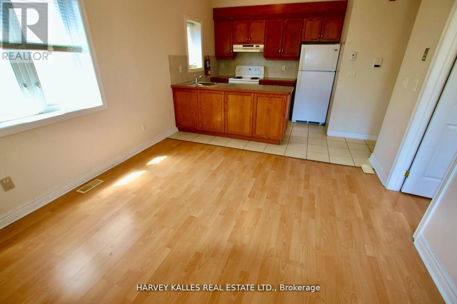 House for rent: 2 - 775 Ossington Avenue, Toronto, Ontario M6G 3T8