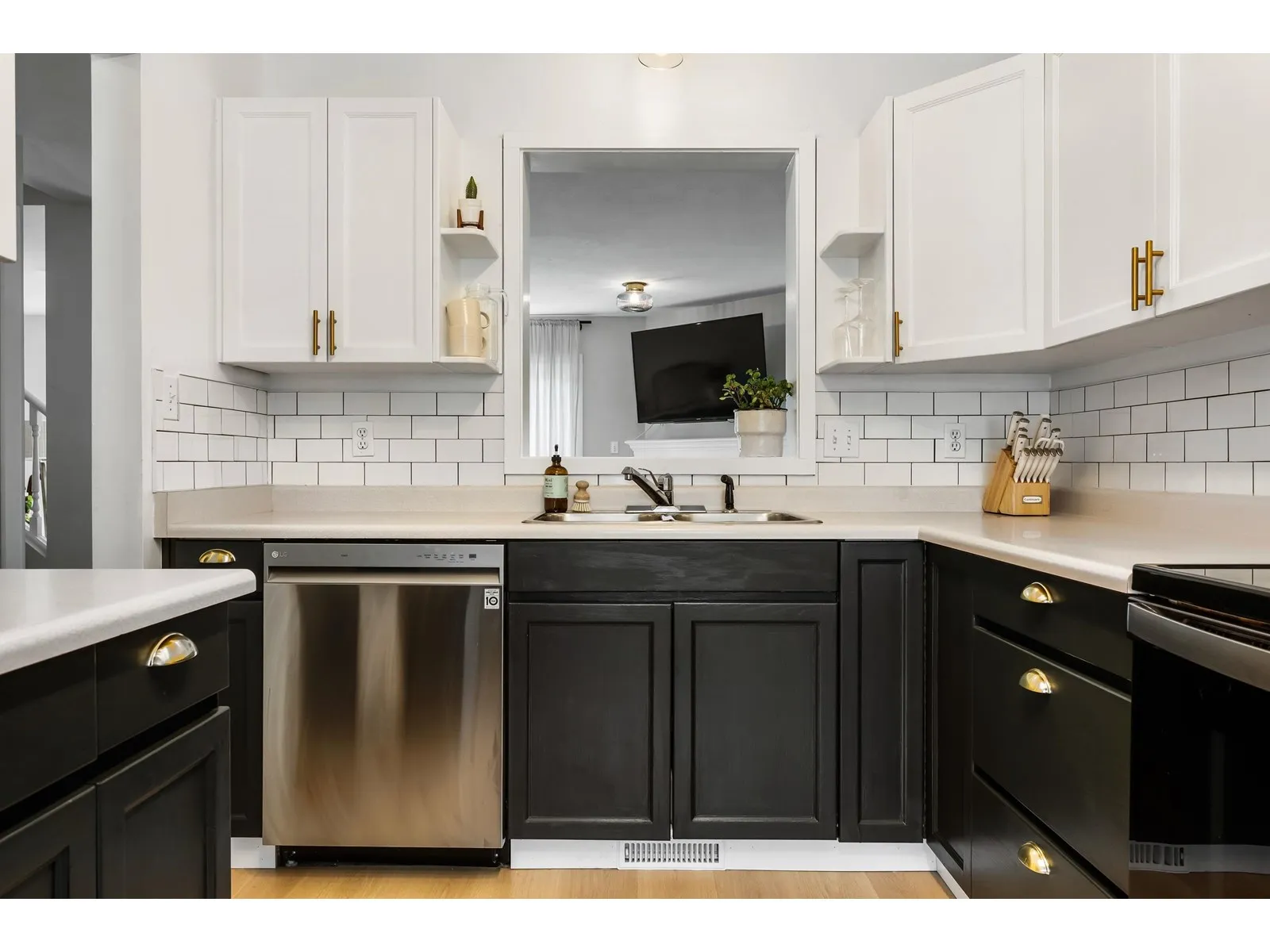 Row / Townhouse for rent: 2 8933 Broadway Street|chilliwack Proper South, Chilliwack, British Columbia V2P 5V9