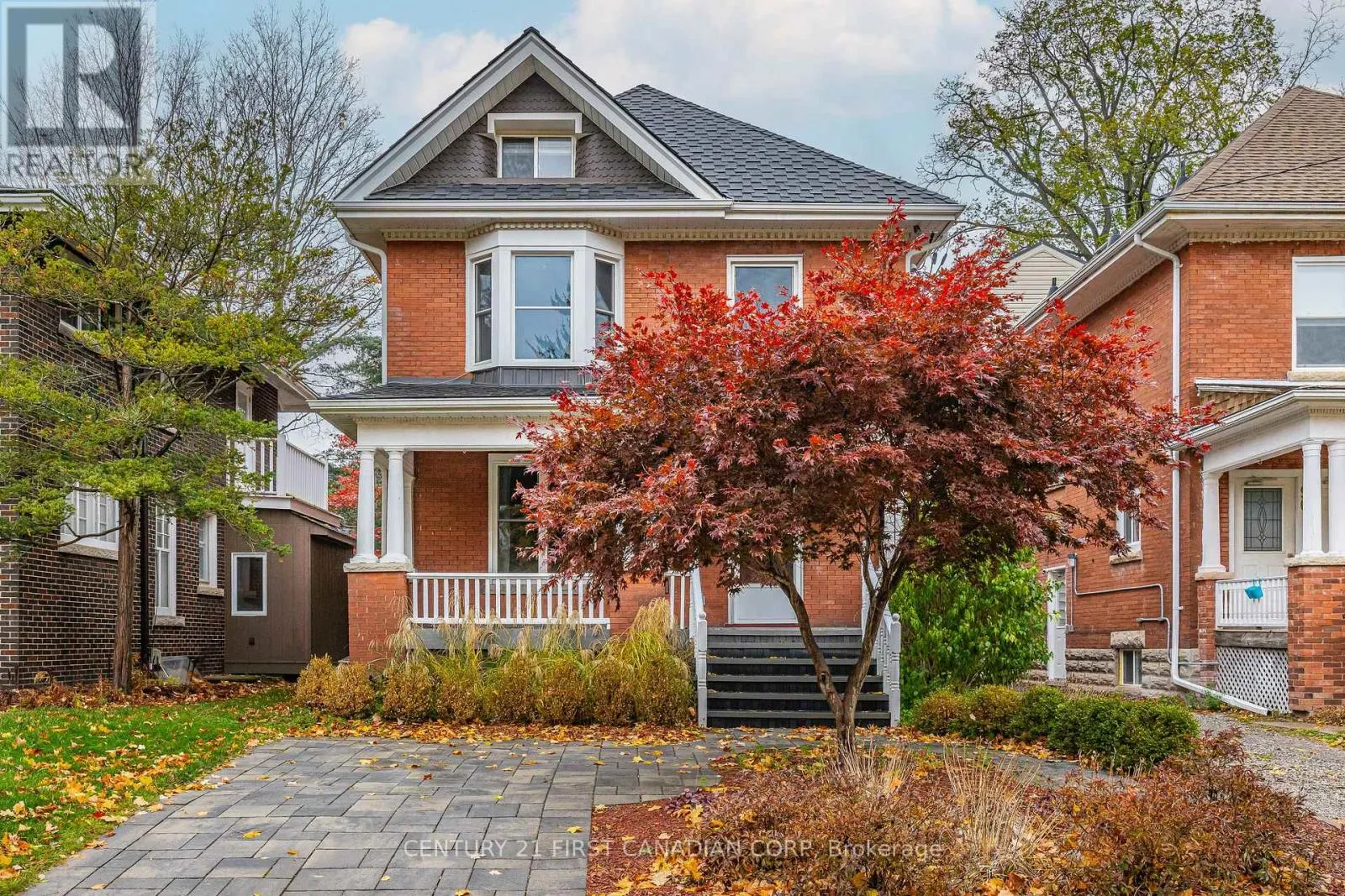 Duplex for rent: 2 - 92 Hincks Street, St. Thomas, Ontario N5R 3P2