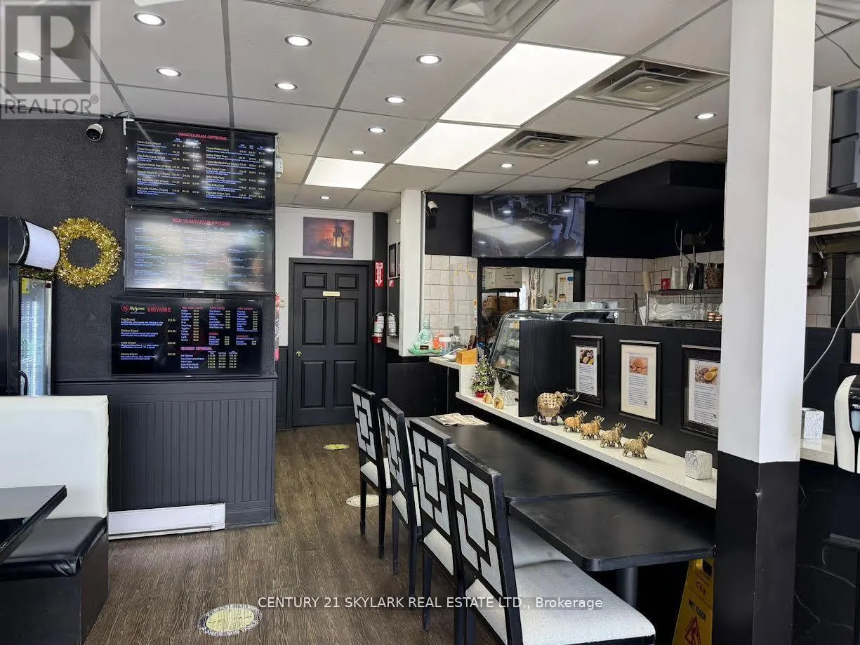 2 - 92 Simcoe Street N, Oshawa, Ontario L1G 4S2