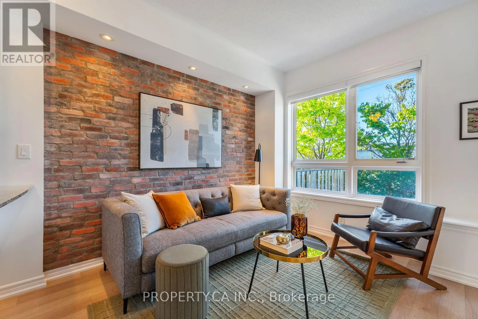 Row / Townhouse for rent: 2 - 96 Caledonia Park Road, Toronto, Ontario M6H 0B1