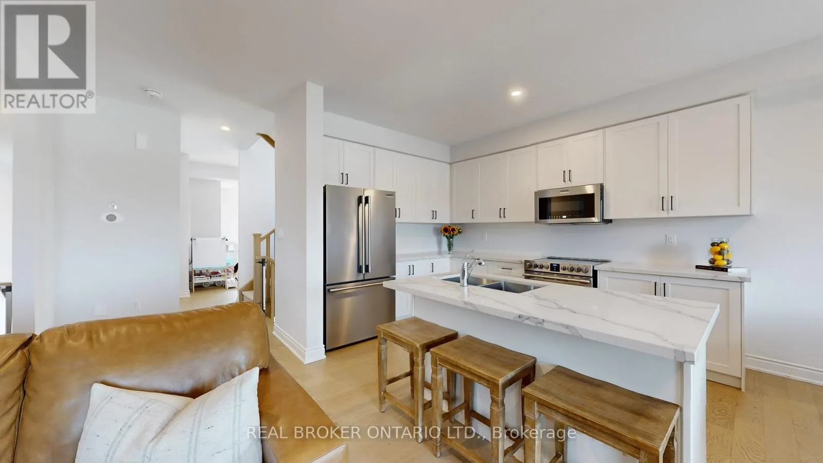 Row / Townhouse for rent: 2 Alan Williams Trail, Uxbridge, Ontario L9P 0R5