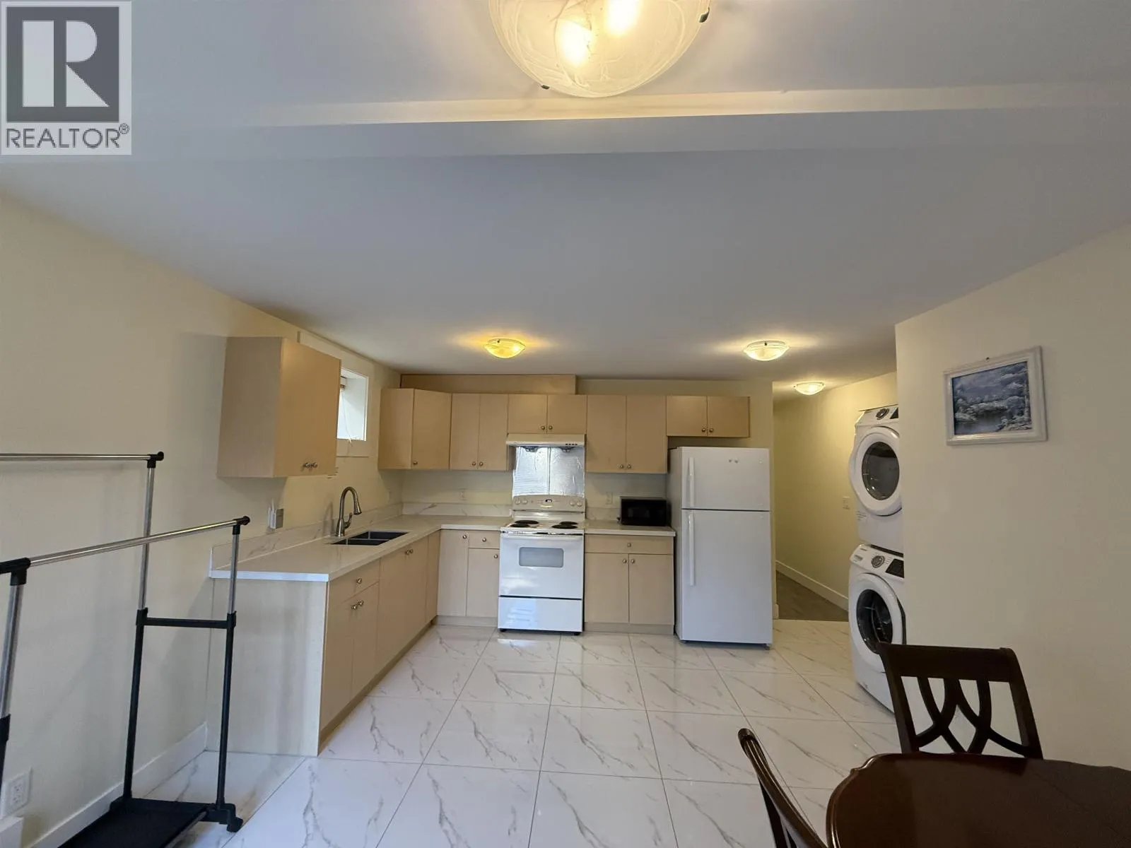 House for rent: 2 Bed Suite 4xxx Huxley Avenue, Burnaby, British Columbia V5G 3E9