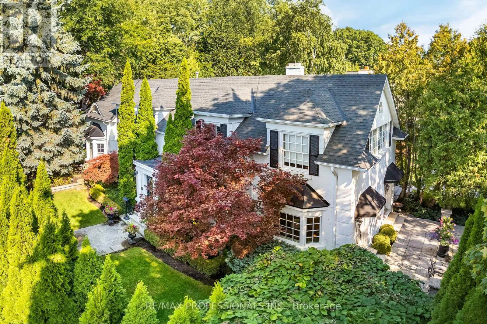 House for rent: 2 Canterbury Road, Toronto, Ontario M9A 2X7