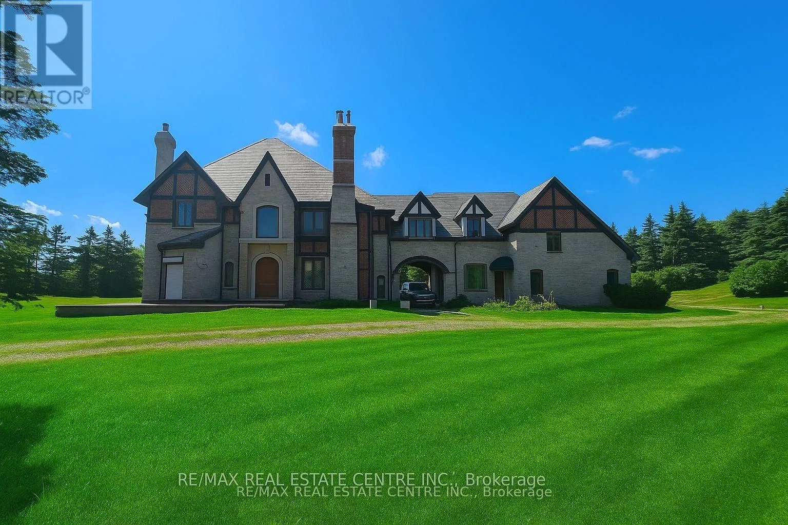 House for rent: 2 Edgeforest Drive, Brampton, Ontario L6P 0E1