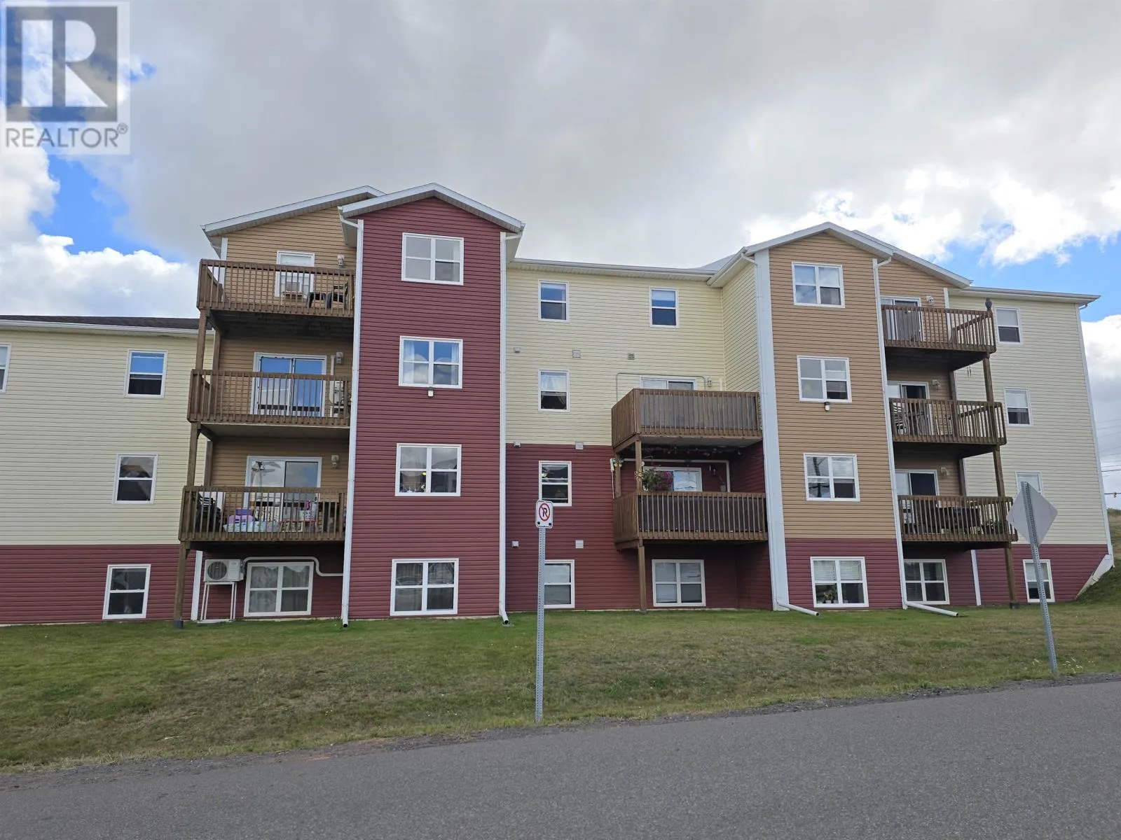 Apartment for rent: 2 Elena Court, Charlottetown, Prince Edward Island C1C 0B2