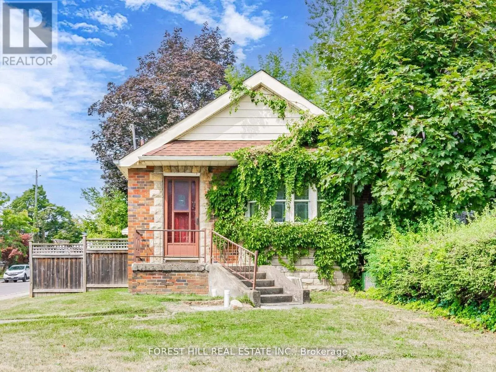 House for rent: 2 Esgore Drive, Toronto, Ontario M5M 3R1