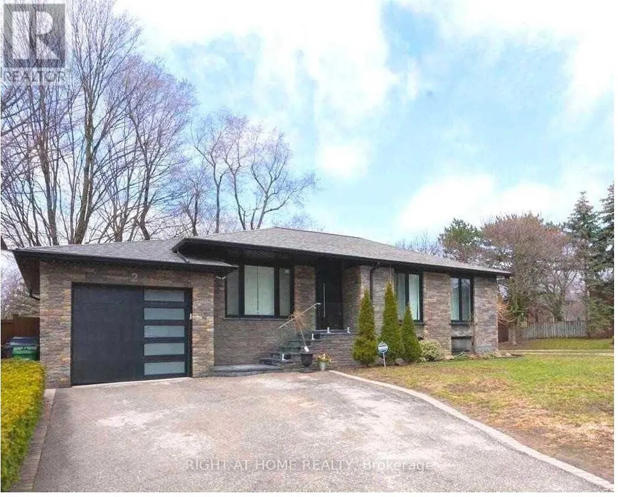 House for rent: 2 Groveland Crescent, Toronto, Ontario M3A 3C5