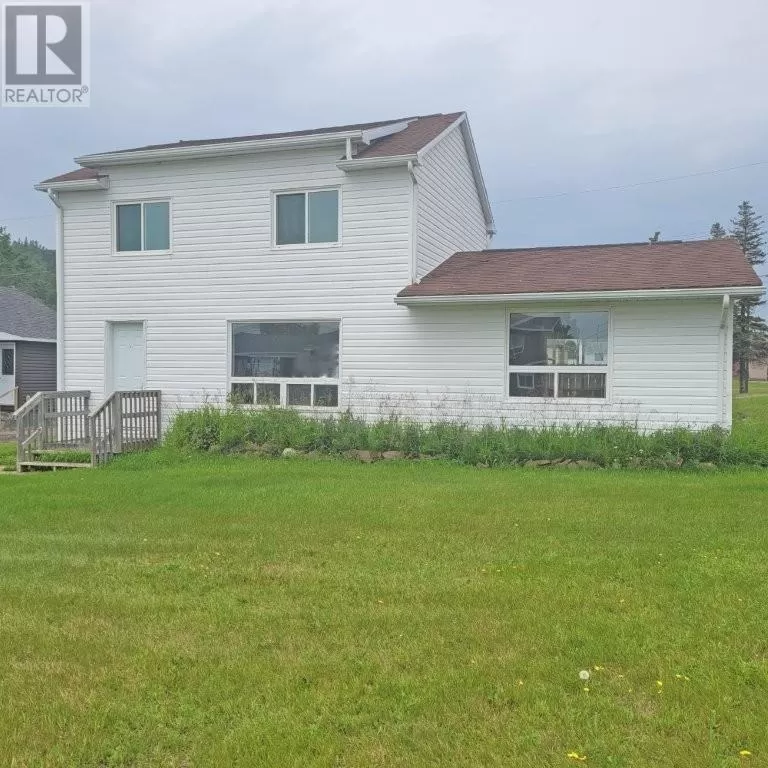 2 Howe Street, Marathon, Ontario P0T 2E0