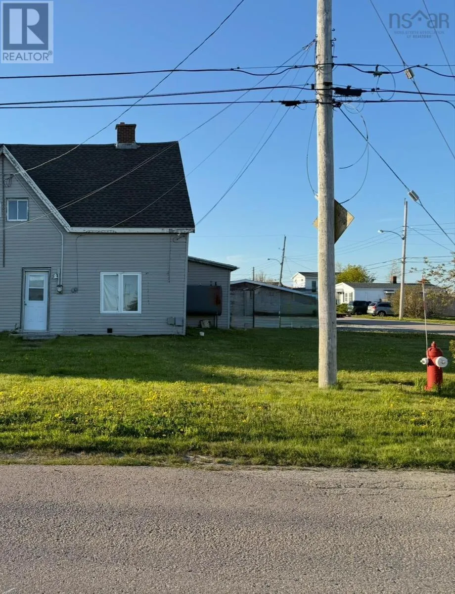 House for rent: 2 International, Glace Bay, Nova Scotia B1A 3P7