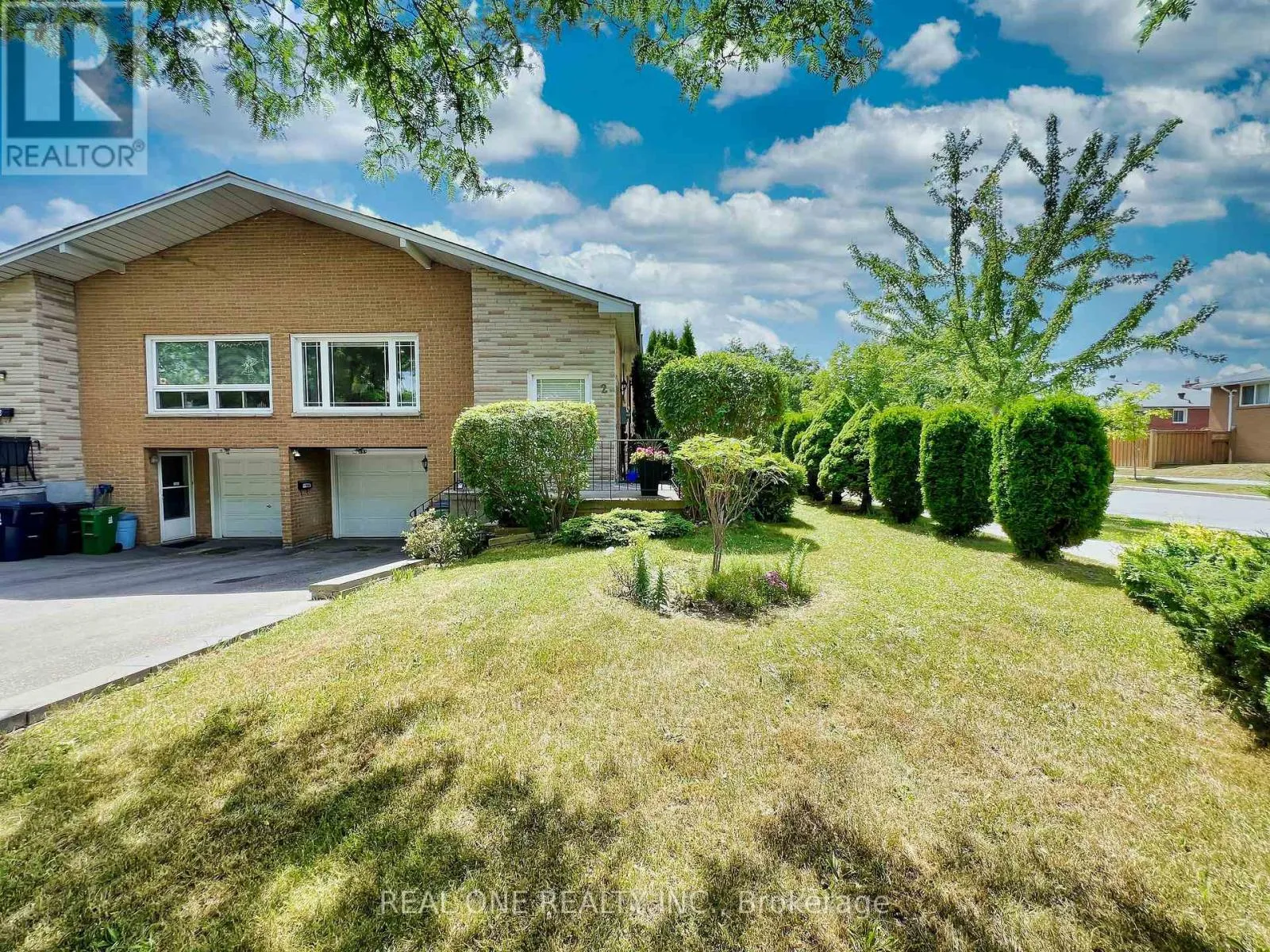 House for rent: 2 James Gray Drive, Toronto, Ontario M2H 1N9