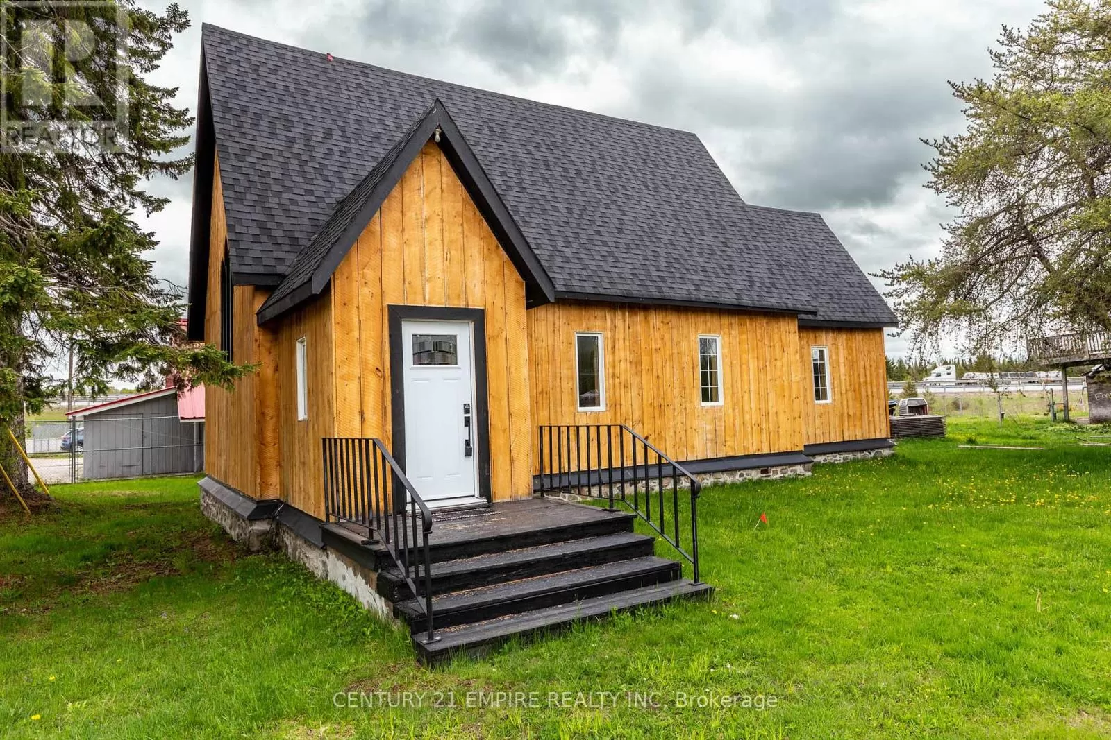 Offices for rent: 2 Jessie Street, Perry, Ontario P0A 1R0