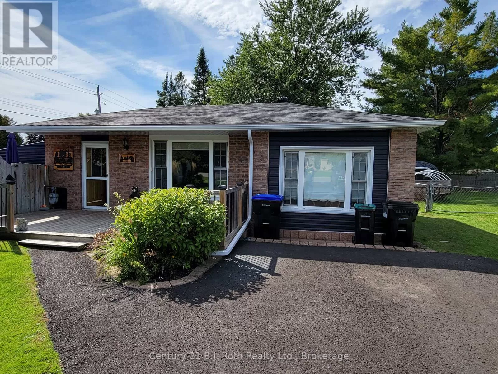 House for rent: 2 Lynn Street, Tiny, Ontario L0L 2J0