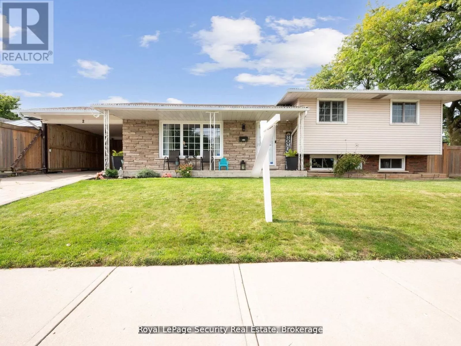 House for rent: 2 Maitland Avenue, Hamilton, Ontario L9A 3J3