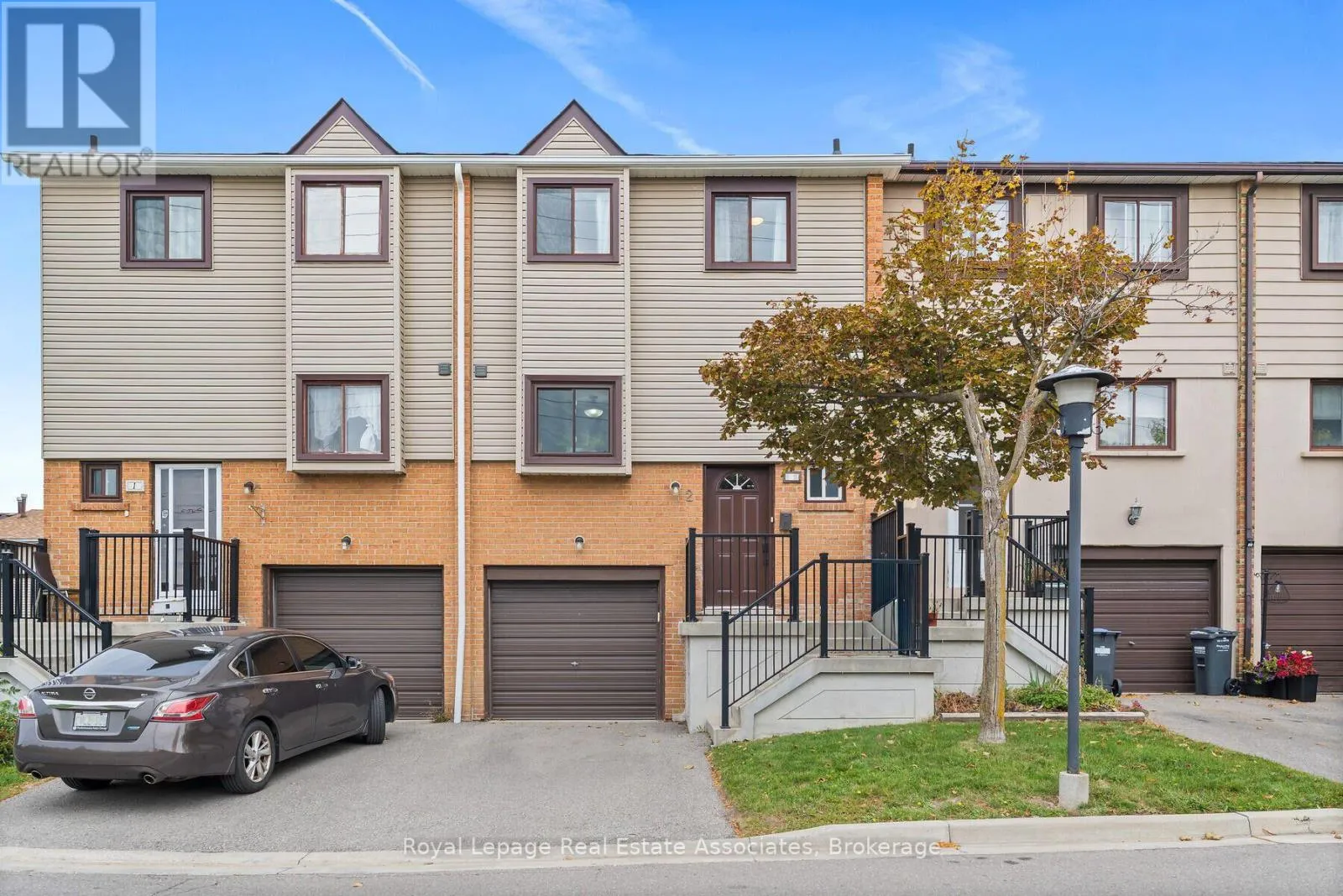 Row / Townhouse for rent: 2 Moregate Crescent, Brampton, Ontario L6S 3K9