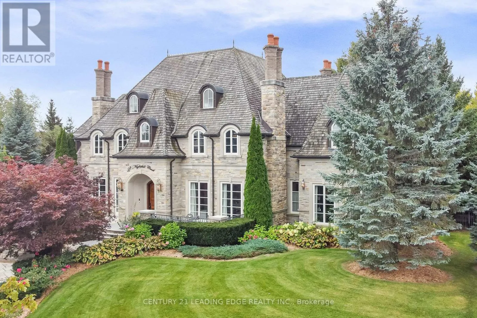 House for rent: 2 Nightfall Court, Vaughan, Ontario L4N 3N5