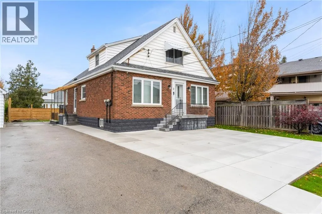 House for rent: 2 Wardrope Avenue Unit# 1, Stoney Creek, Ontario L8G 1R8