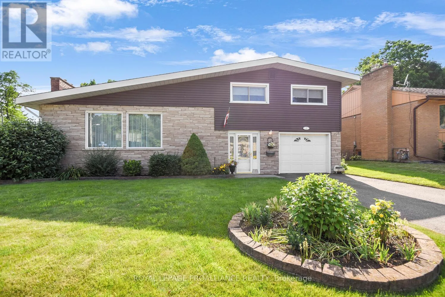 House for rent: 2 Woodlawn Place, Brockville, Ontario K6V 2Z2