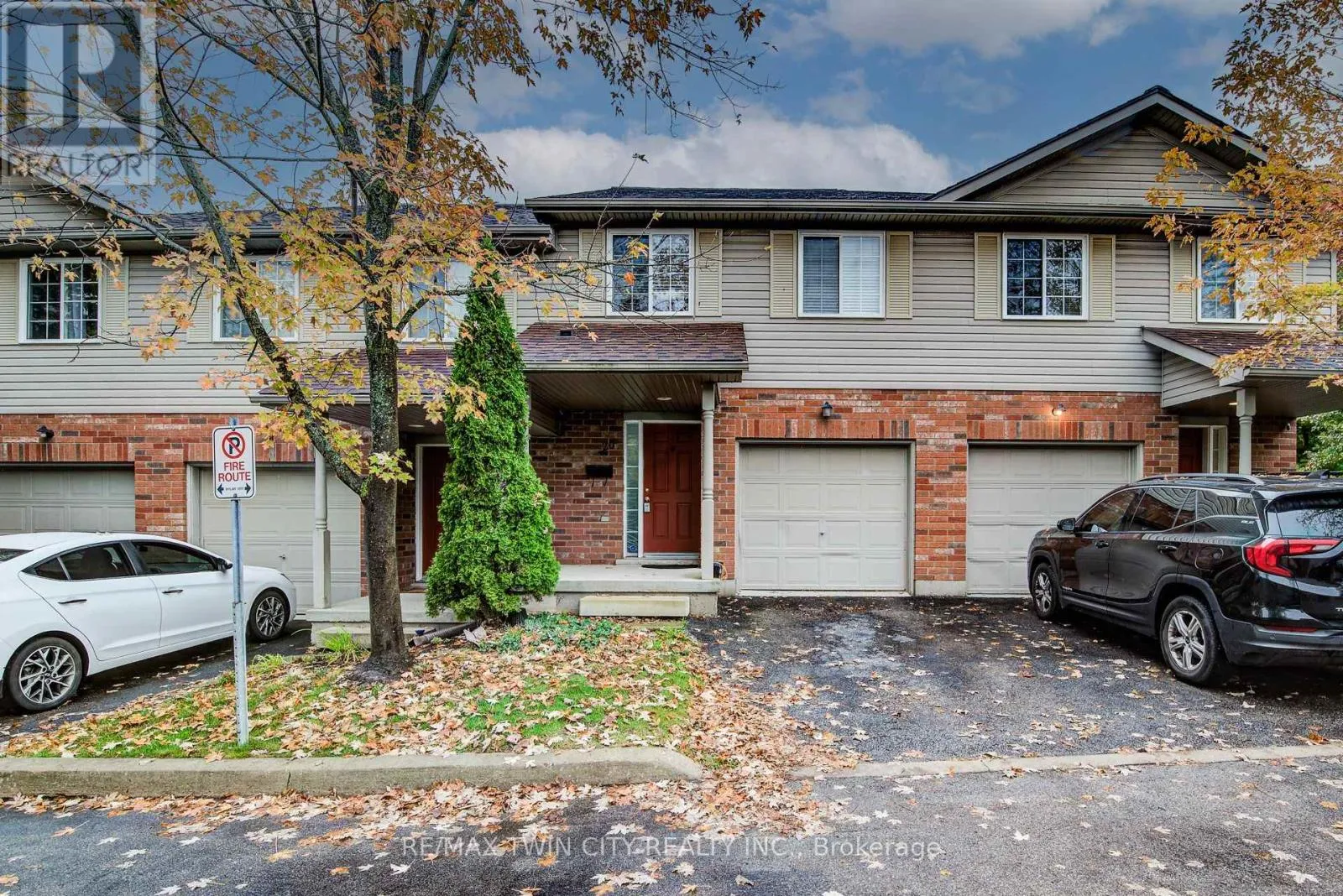 Row / Townhouse for rent: 20 - 120 Dudhope Avenue, Cambridge, Ontario N1R 4T7