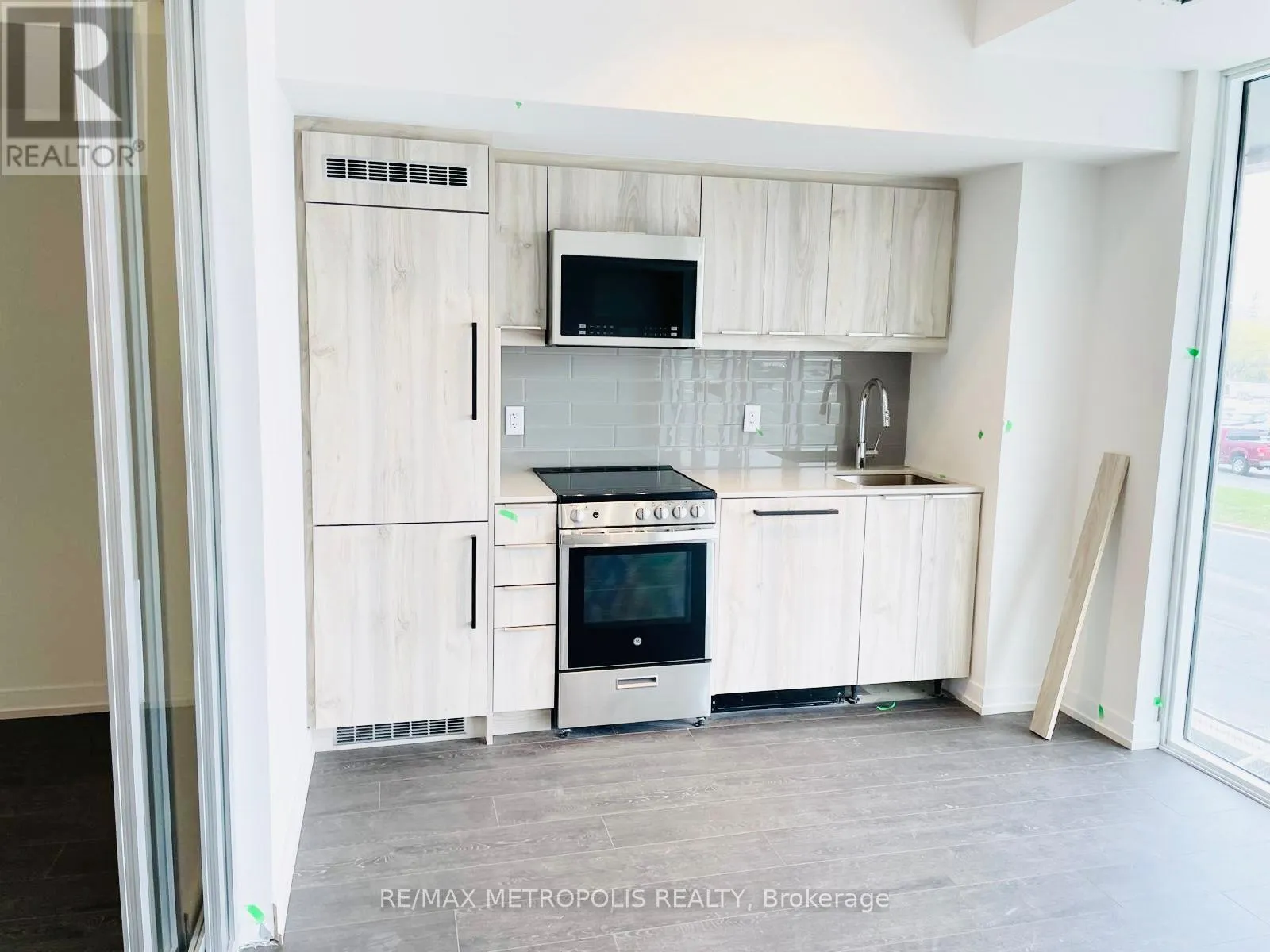 Apartment for rent: 20 - 2203 Kingston Road, Toronto, Ontario M1N 1T7