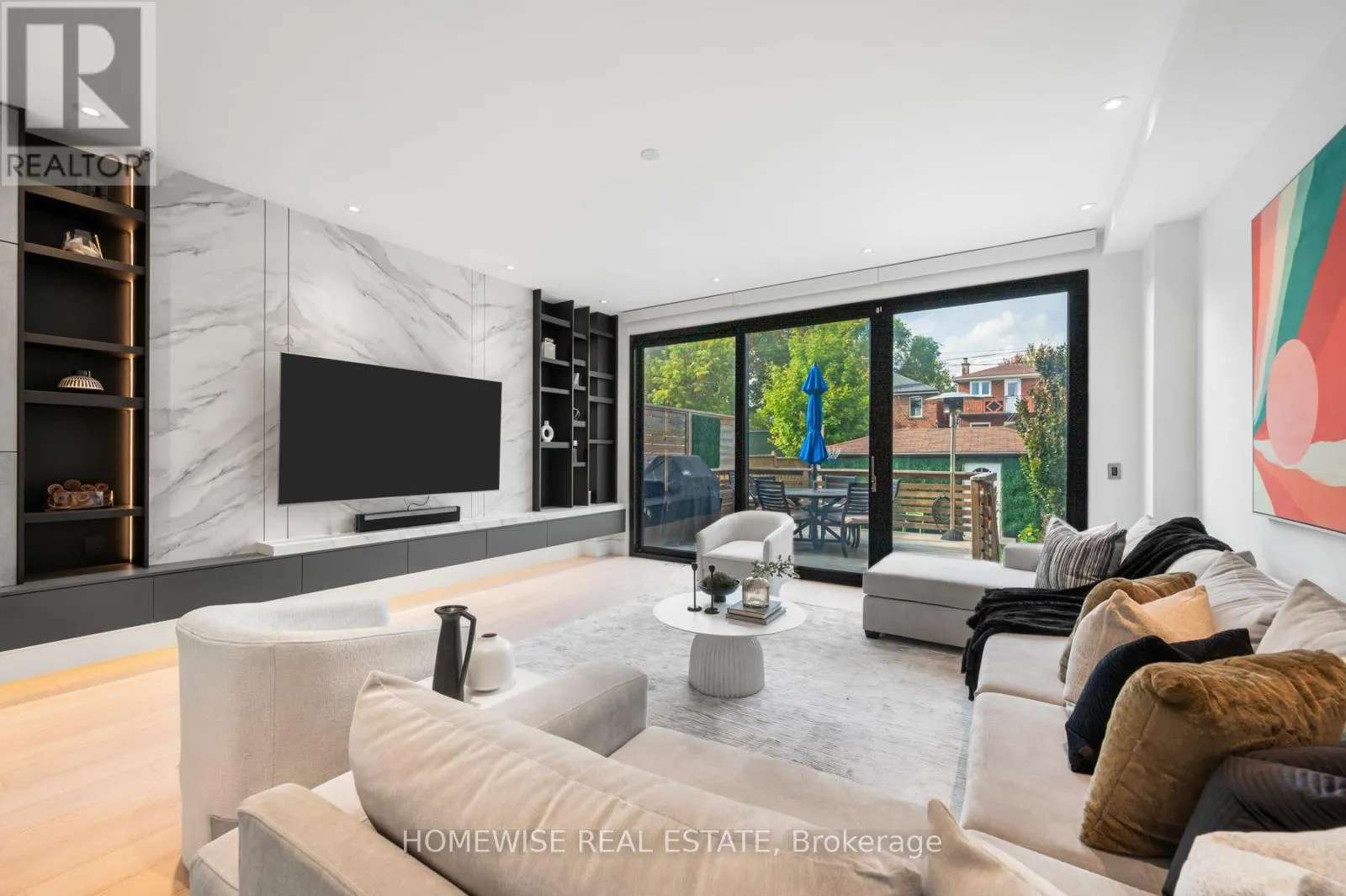 House for rent: 20 Clovelly Avenue, Toronto, Ontario M6C 1Y1