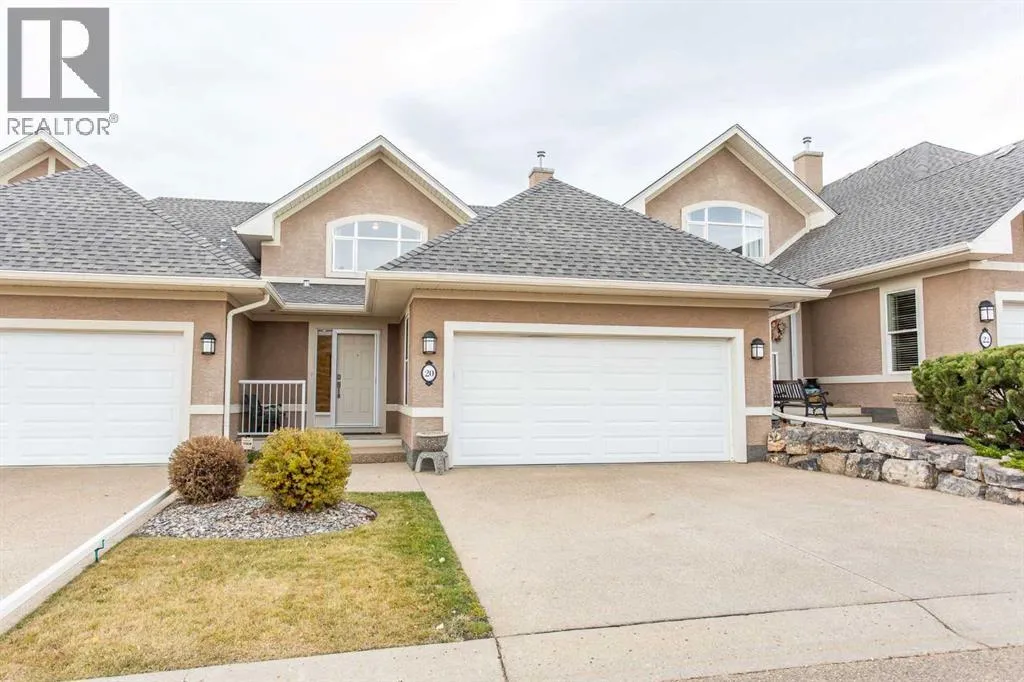 Row / Townhouse for rent: 20 Cranna Cove, Lacombe, Alberta T4L 2N7