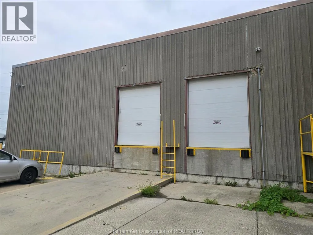 Warehouse for rent: 20 Currie Street, Chatham, Ontario N7M 6L9