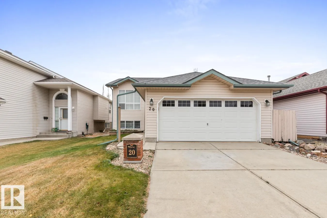 House for rent: 20 Foxhaven Co, Sherwood Park, Alberta T8A 5X1