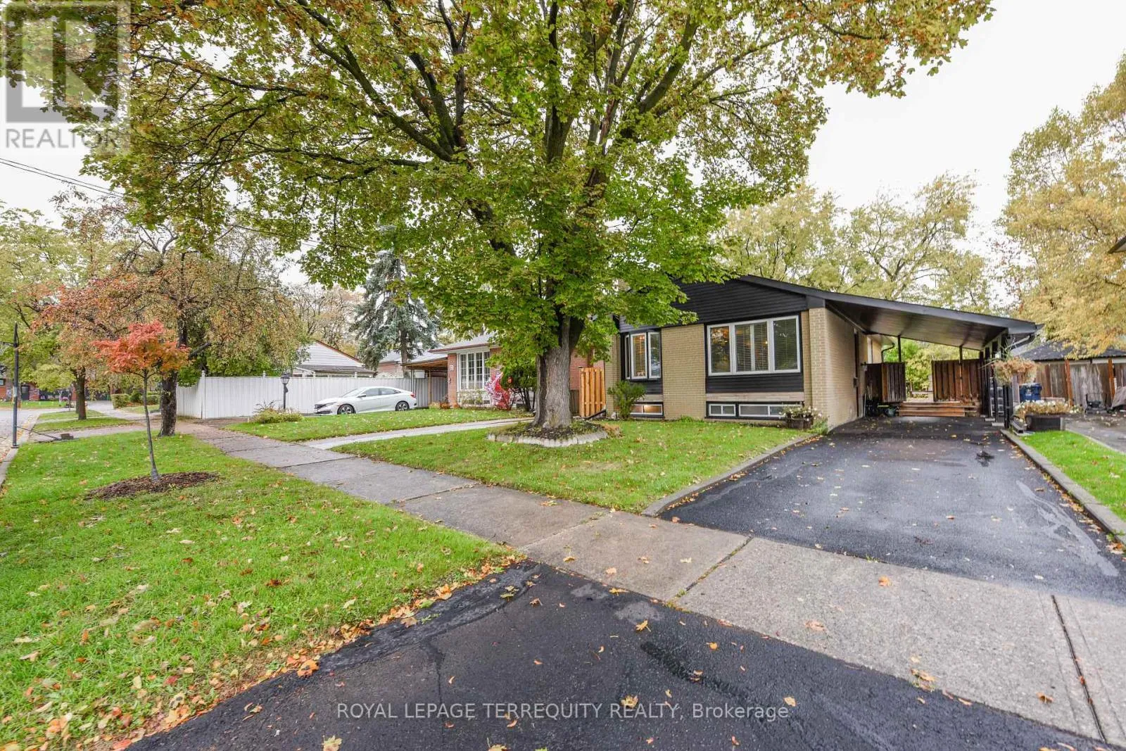 House for rent: 20 Hallow Crescent, Toronto, Ontario M9W 2V9