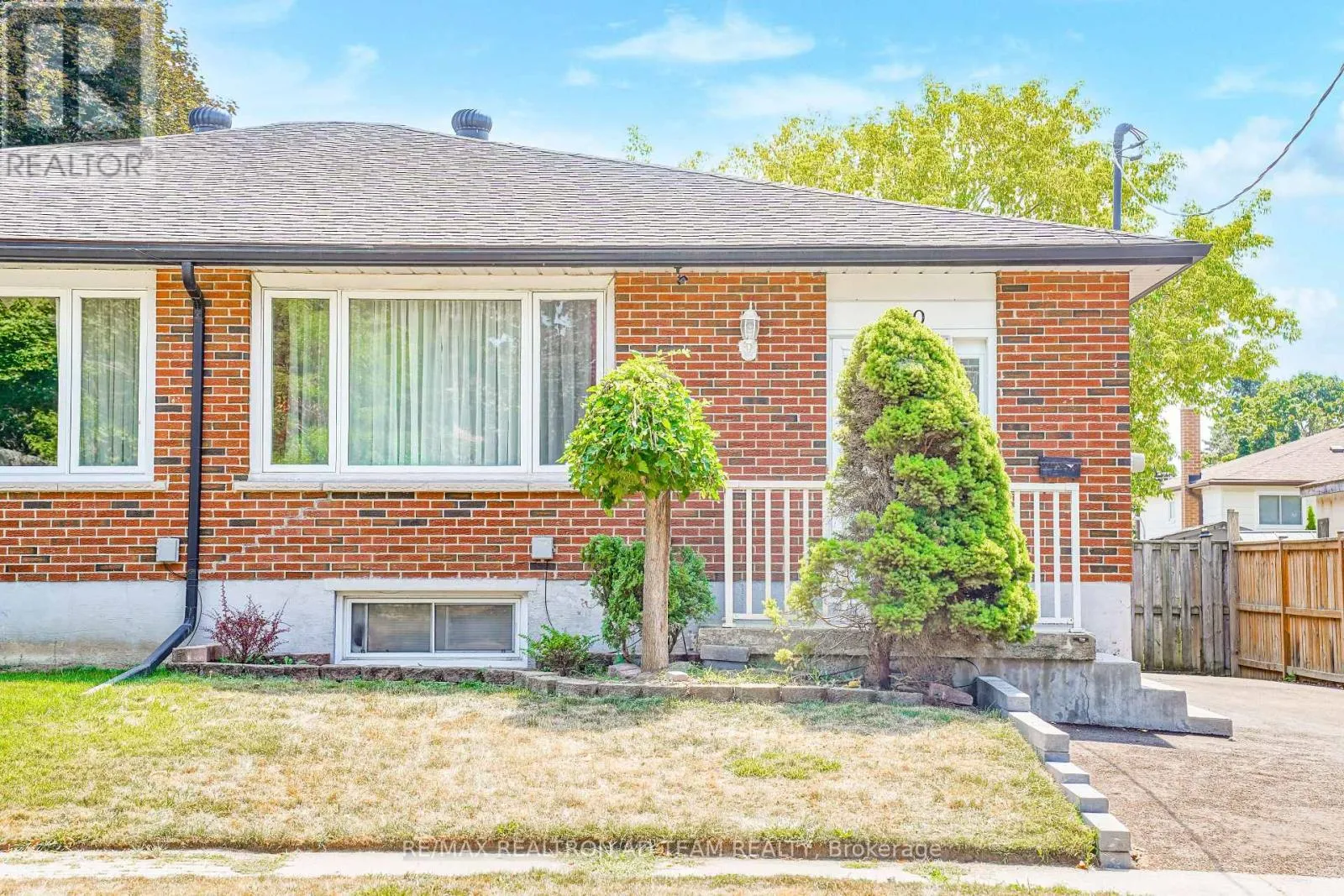 House for rent: 20 Little Avenue, Clarington, Ontario L1C 1J6