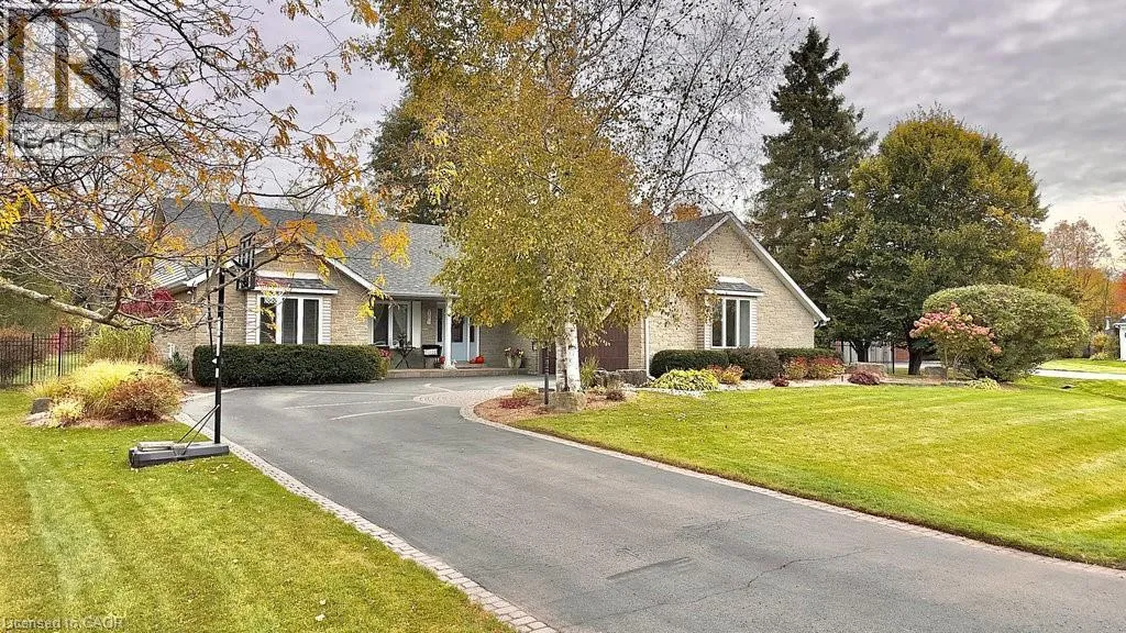 House for rent: 20 Meander Close, Carlisle, Ontario L0R 1H1