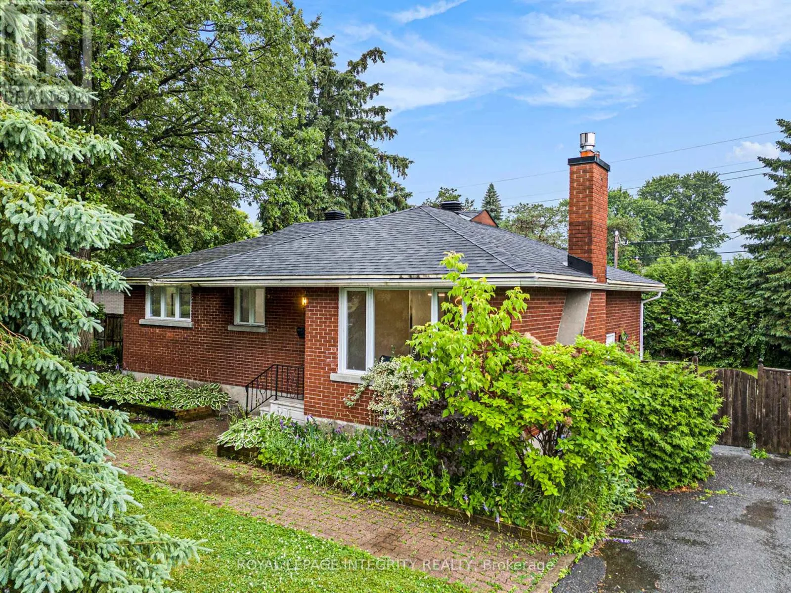 House for rent: 20 Newhaven Street, Ottawa, Ontario K2G 0X5