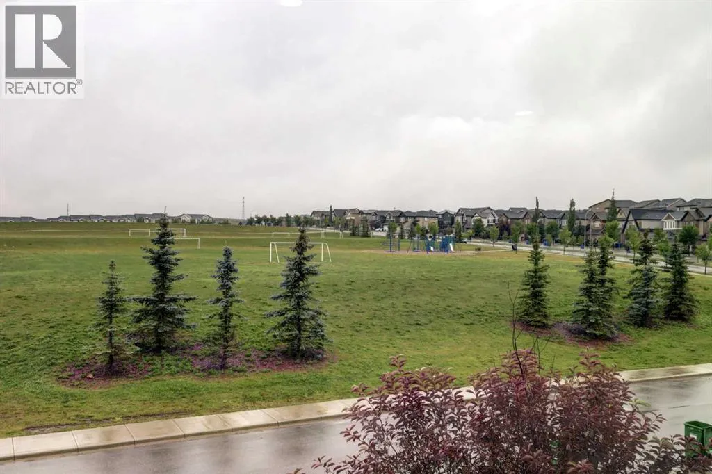 House for rent: 20 Nolancrest Green Nw, Calgary, Alberta T3R 0V7